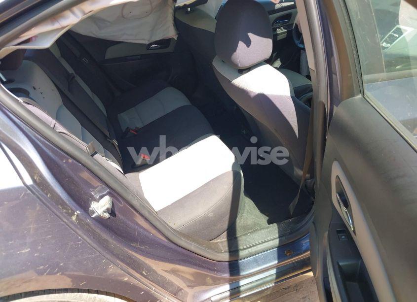 Photo 8 of 2014 Chevrolet Cruze LS AUTO (VIN 1G1PA5SG2E7166403)