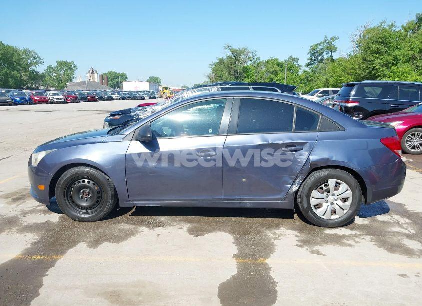Photo 14 of 2014 Chevrolet Cruze LS AUTO (VIN 1G1PA5SG2E7193195)
