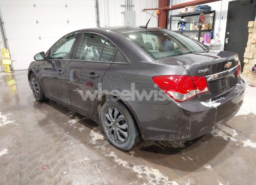 Photo 3 of 2014 Chevrolet Cruze LS AUTO (VIN 1G1PA5SG2E7206544)