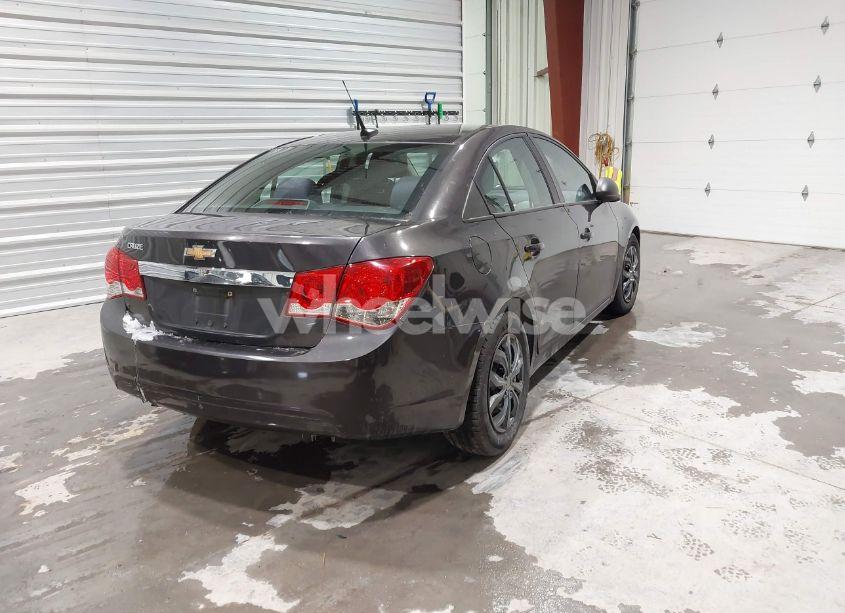 Photo 4 of 2014 Chevrolet Cruze LS AUTO (VIN 1G1PA5SG2E7206544)