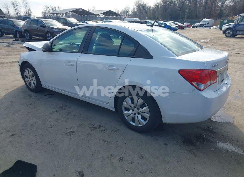 Photo 3 of 2014 Chevrolet Cruze LS AUTO (VIN 1G1PA5SG2E7317725)