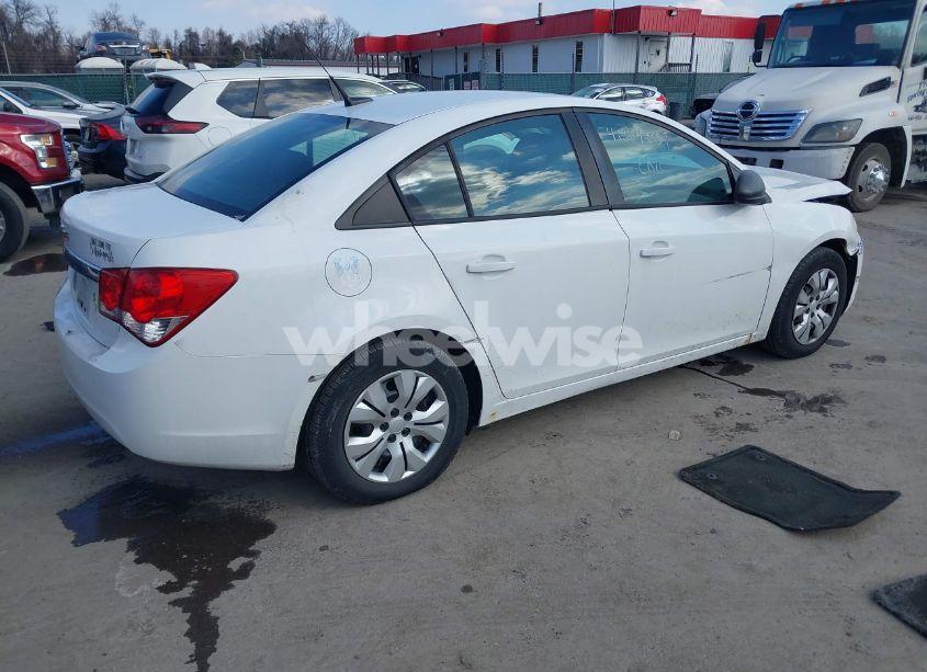 Photo 4 of 2014 Chevrolet Cruze LS AUTO (VIN 1G1PA5SG2E7317725)