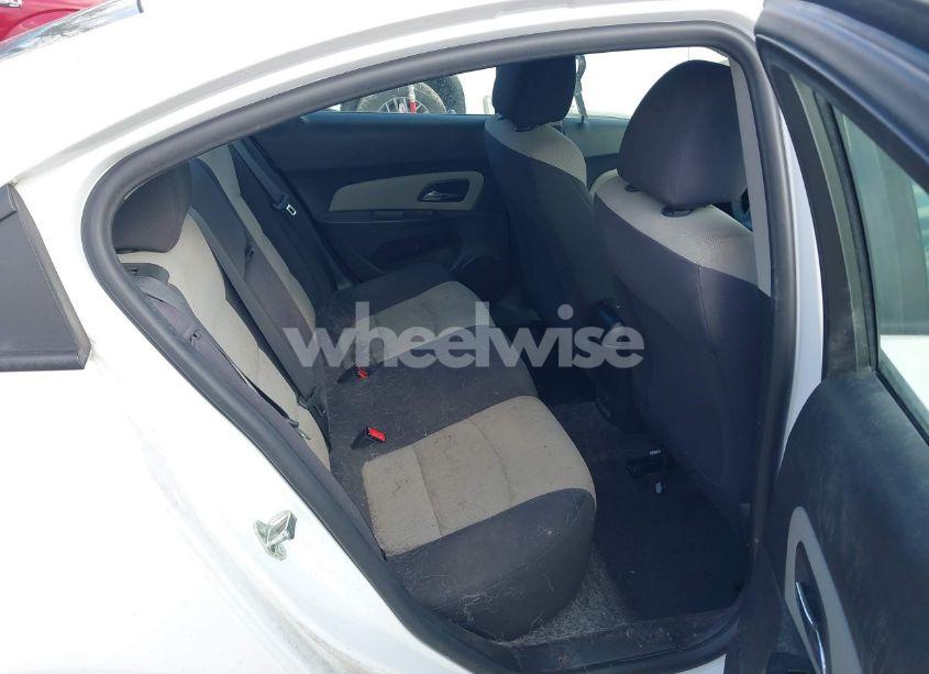 Photo 8 of 2014 Chevrolet Cruze LS AUTO (VIN 1G1PA5SG2E7317725)