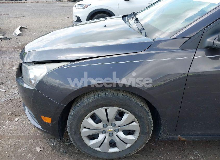 Photo 12 of 2014 Chevrolet Cruze LS AUTO (VIN 1G1PA5SG2E7441753)