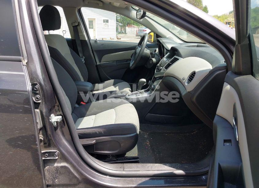 Photo 5 of 2014 Chevrolet Cruze LS AUTO (VIN 1G1PA5SG2E7441753)