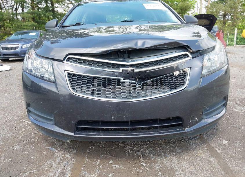 Photo 6 of 2014 Chevrolet Cruze LS AUTO (VIN 1G1PA5SG2E7441753)