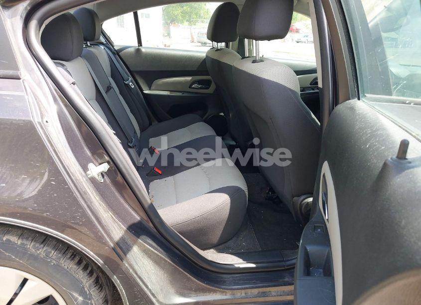 Photo 8 of 2014 Chevrolet Cruze LS AUTO (VIN 1G1PA5SG2E7441753)