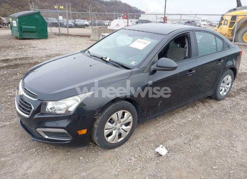 Photo 2 of 2015 Chevrolet Cruze LS AUTO (VIN 1G1PA5SG2F7105750)