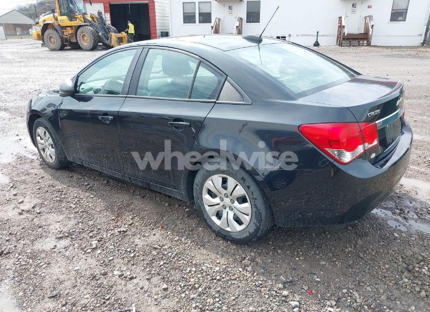 Photo 3 of 2015 Chevrolet Cruze LS AUTO (VIN 1G1PA5SG2F7105750)