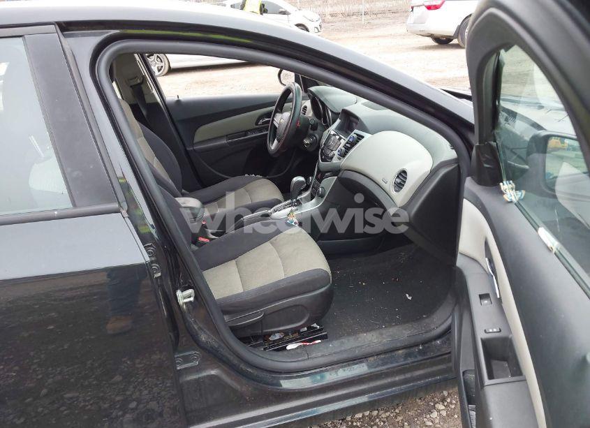 Photo 5 of 2015 Chevrolet Cruze LS AUTO (VIN 1G1PA5SG2F7105750)