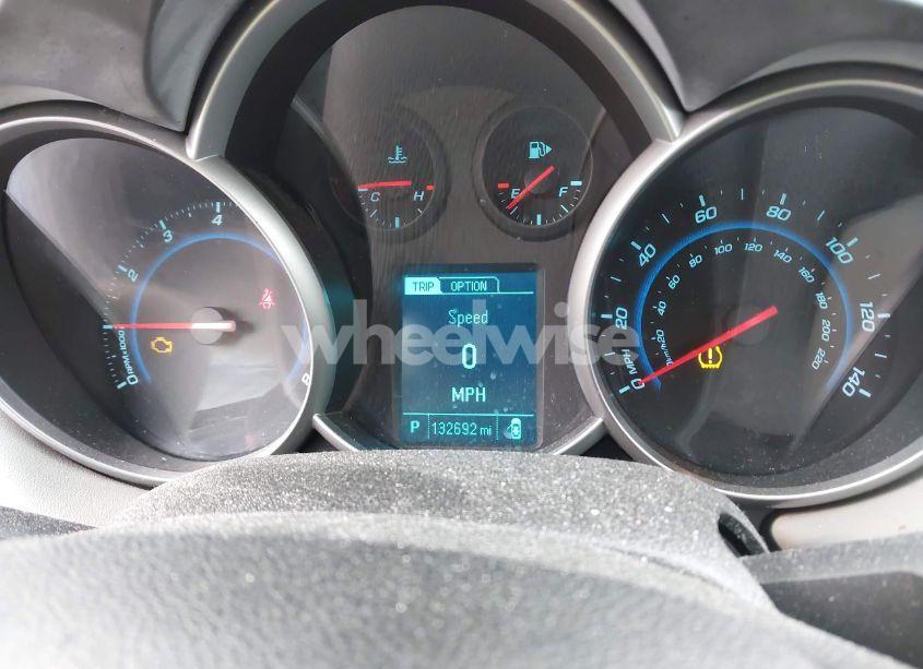 Photo 7 of 2015 Chevrolet Cruze LS AUTO (VIN 1G1PA5SG2F7105750)