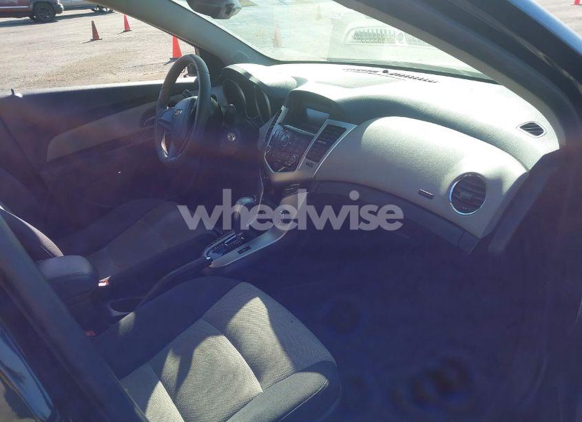 Photo 5 of 2015 Chevrolet Cruze LS AUTO (VIN 1G1PA5SG2F7230392)