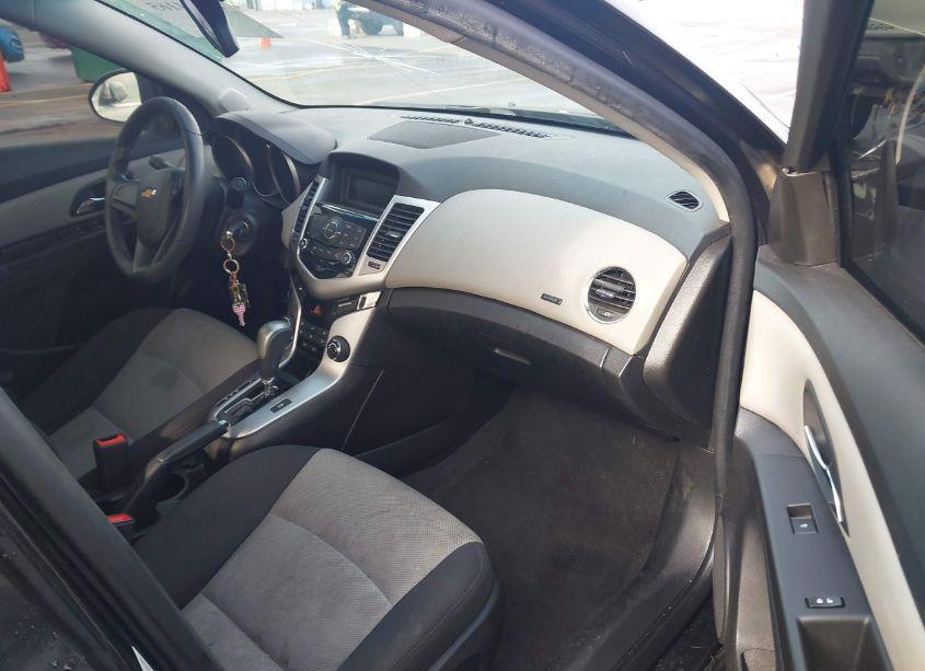Photo 5 of 2015 Chevrolet Cruze LS AUTO (VIN 1G1PA5SG2F7238458)