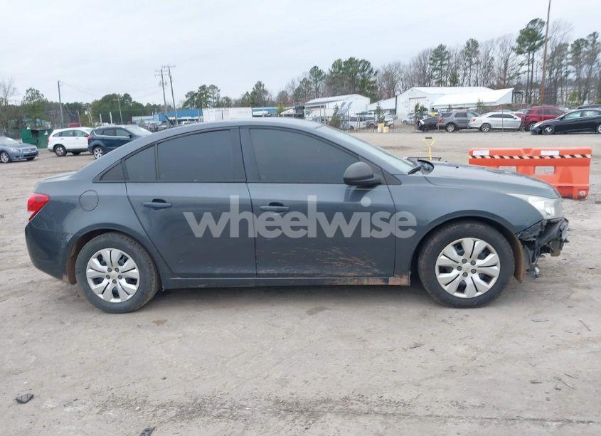 Photo 13 of 2013 Chevrolet Cruze LS AUTO (VIN 1G1PA5SG3D7120013)