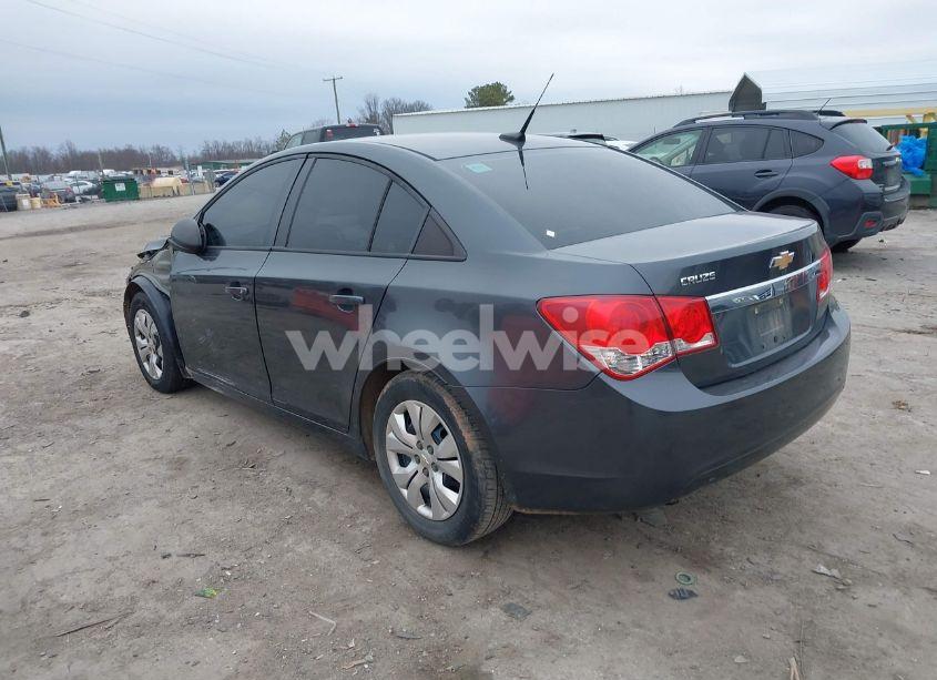 Photo 3 of 2013 Chevrolet Cruze LS AUTO (VIN 1G1PA5SG3D7120013)