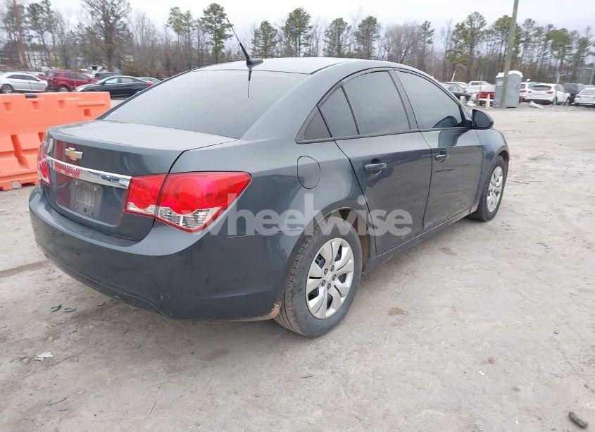 Photo 4 of 2013 Chevrolet Cruze LS AUTO (VIN 1G1PA5SG3D7120013)