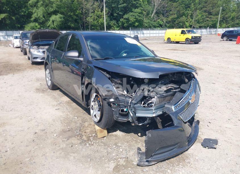 Photo 6 of 2013 Chevrolet Cruze LS AUTO (VIN 1G1PA5SG3D7220368)