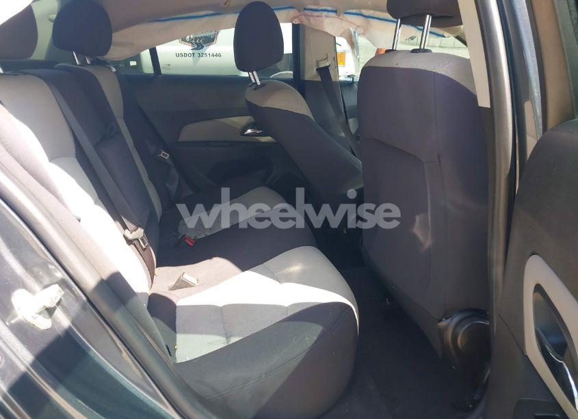 Photo 8 of 2013 Chevrolet Cruze LS AUTO (VIN 1G1PA5SG3D7220368)