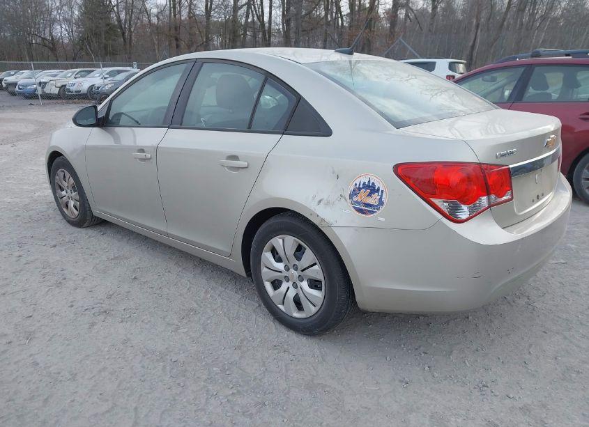 Photo 3 of 2013 Chevrolet Cruze LS AUTO (VIN 1G1PA5SG3D7327324)