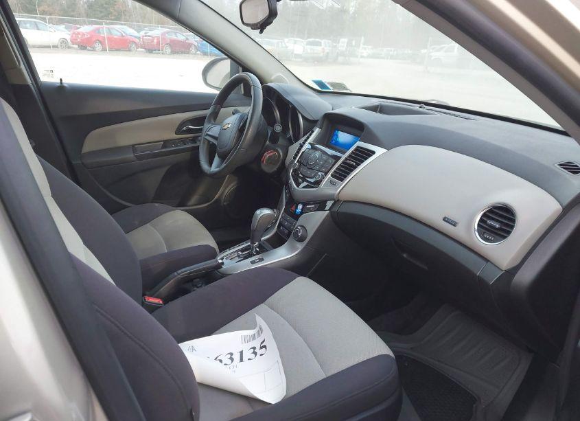 Photo 5 of 2013 Chevrolet Cruze LS AUTO (VIN 1G1PA5SG3D7327324)