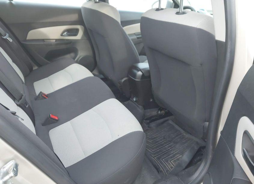 Photo 8 of 2013 Chevrolet Cruze LS AUTO (VIN 1G1PA5SG3D7327324)