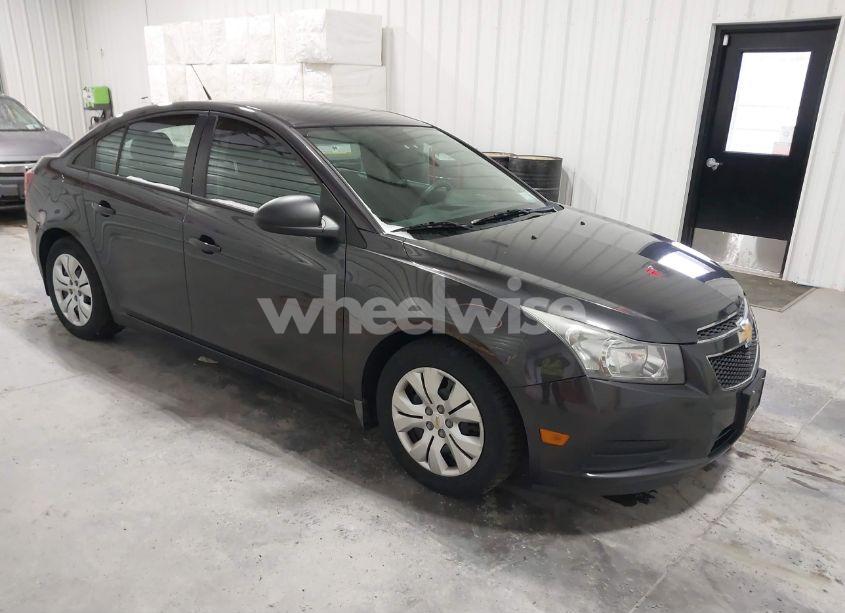 2014 Chevrolet Cruze LS AUTO (VIN 1G1PA5SG3E7198325) main photo