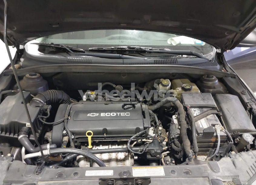 Photo 10 of 2014 Chevrolet Cruze LS AUTO (VIN 1G1PA5SG3E7198325)