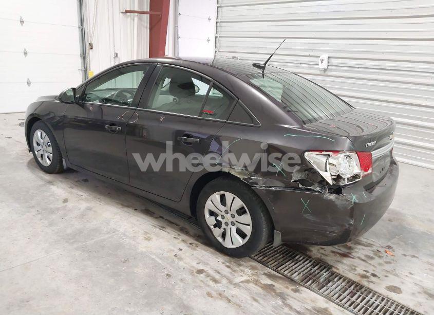 Photo 3 of 2014 Chevrolet Cruze LS AUTO (VIN 1G1PA5SG3E7198325)
