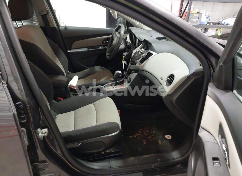 Photo 5 of 2014 Chevrolet Cruze LS AUTO (VIN 1G1PA5SG3E7198325)