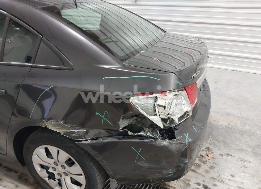 Photo 6 of 2014 Chevrolet Cruze LS AUTO (VIN 1G1PA5SG3E7198325)