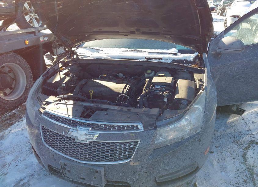 Photo 10 of 2014 Chevrolet Cruze LS AUTO (VIN 1G1PA5SG3E7218590)