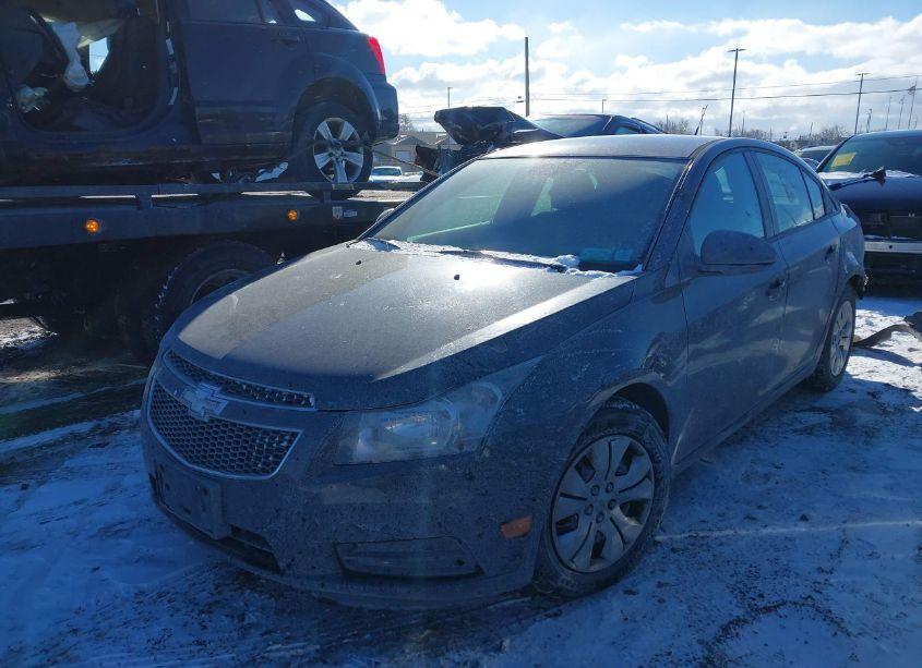 Photo 2 of 2014 Chevrolet Cruze LS AUTO (VIN 1G1PA5SG3E7218590)
