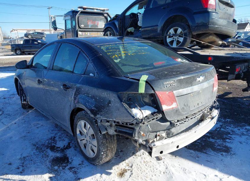 Photo 3 of 2014 Chevrolet Cruze LS AUTO (VIN 1G1PA5SG3E7218590)