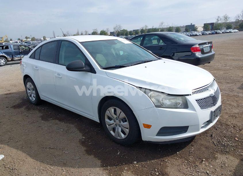 2014 Chevrolet Cruze LS AUTO (VIN 1G1PA5SG3E7240315) main photo