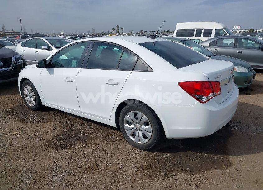 Photo 3 of 2014 Chevrolet Cruze LS AUTO (VIN 1G1PA5SG3E7240315)