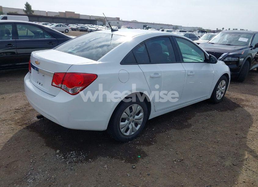 Photo 4 of 2014 Chevrolet Cruze LS AUTO (VIN 1G1PA5SG3E7240315)