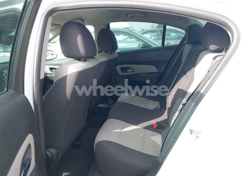 Photo 8 of 2014 Chevrolet Cruze LS AUTO (VIN 1G1PA5SG3E7240315)