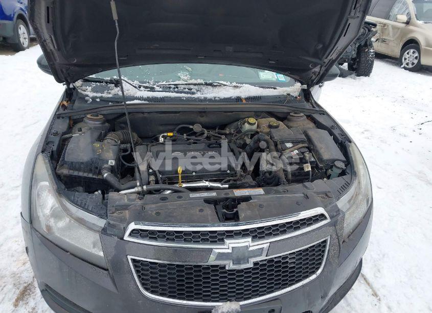Photo 10 of 2014 Chevrolet Cruze (VIN 1G1PA5SG3E7265795)