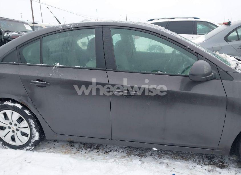 Photo 13 of 2014 Chevrolet Cruze (VIN 1G1PA5SG3E7265795)