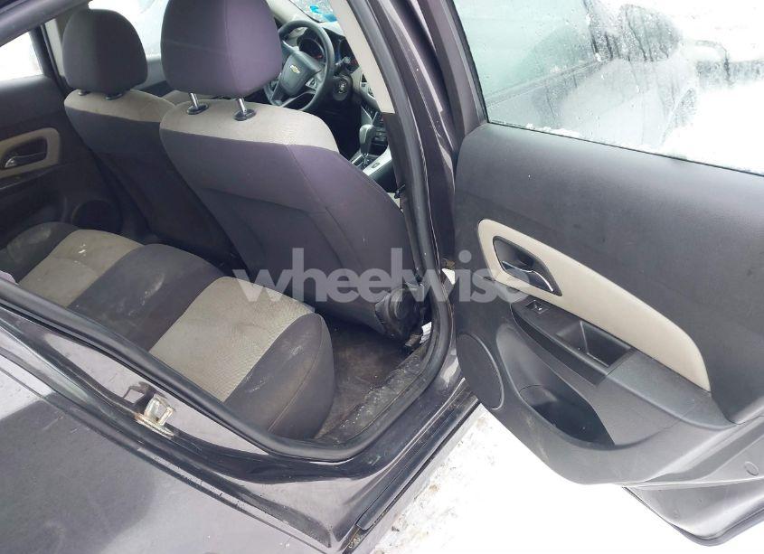 Photo 8 of 2014 Chevrolet Cruze (VIN 1G1PA5SG3E7265795)