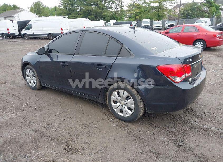 Photo 3 of 2014 Chevrolet Cruze LS AUTO (VIN 1G1PA5SG3E7319385)