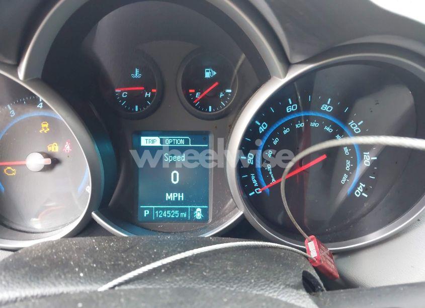 Photo 7 of 2014 Chevrolet Cruze LS AUTO (VIN 1G1PA5SG3E7319385)