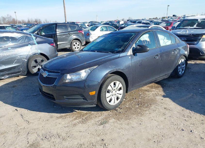 Photo 2 of 2014 Chevrolet Cruze LS AUTO (VIN 1G1PA5SG3E7370336)