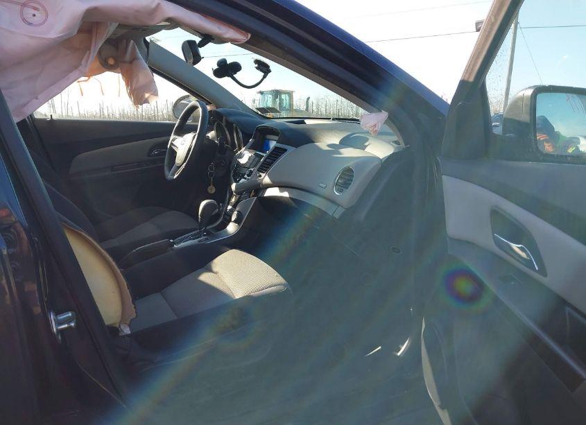 Photo 5 of 2014 Chevrolet Cruze LS AUTO (VIN 1G1PA5SG3E7370336)