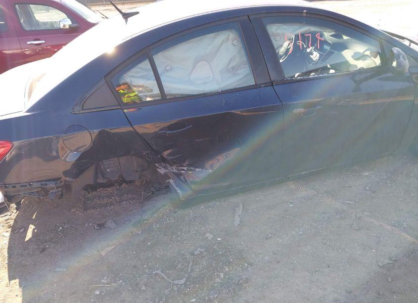 Photo 6 of 2014 Chevrolet Cruze LS AUTO (VIN 1G1PA5SG3E7370336)