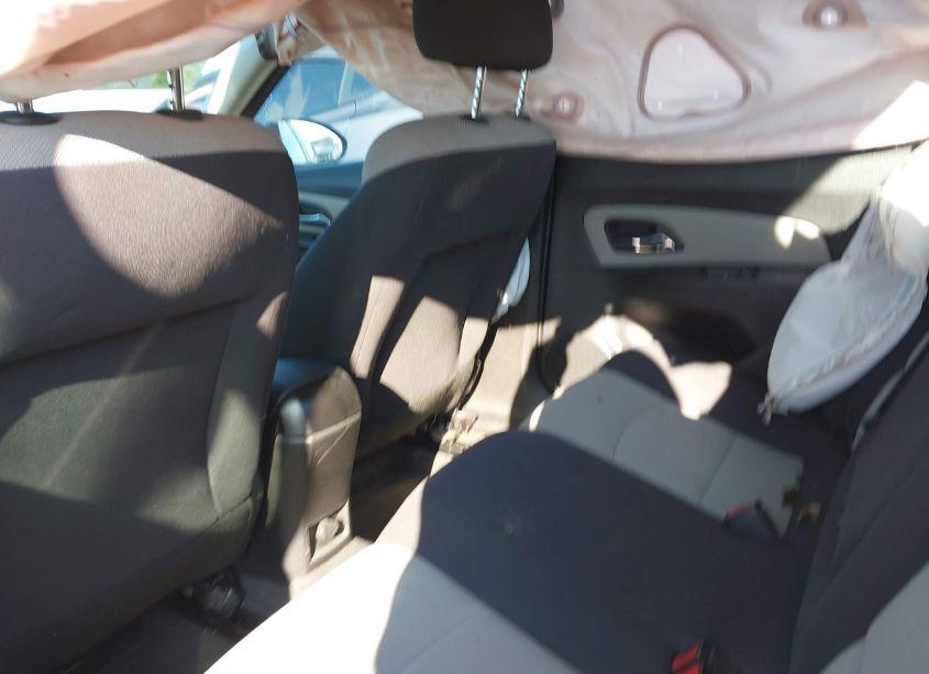 Photo 8 of 2014 Chevrolet Cruze LS AUTO (VIN 1G1PA5SG3E7370336)