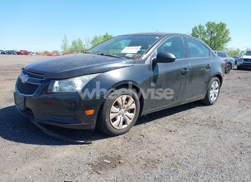 Photo 2 of 2014 Chevrolet Cruze LS AUTO (VIN 1G1PA5SG3E7407417)