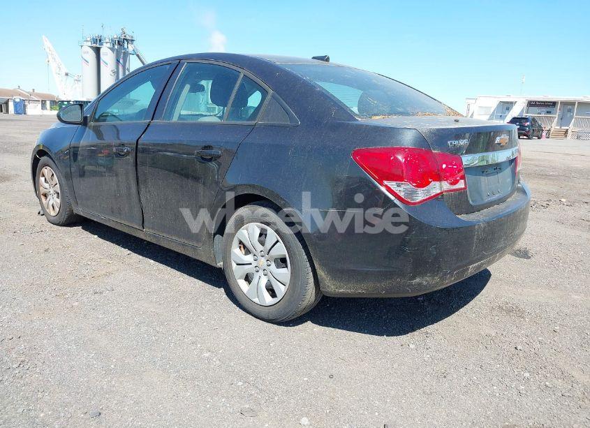 Photo 3 of 2014 Chevrolet Cruze LS AUTO (VIN 1G1PA5SG3E7407417)