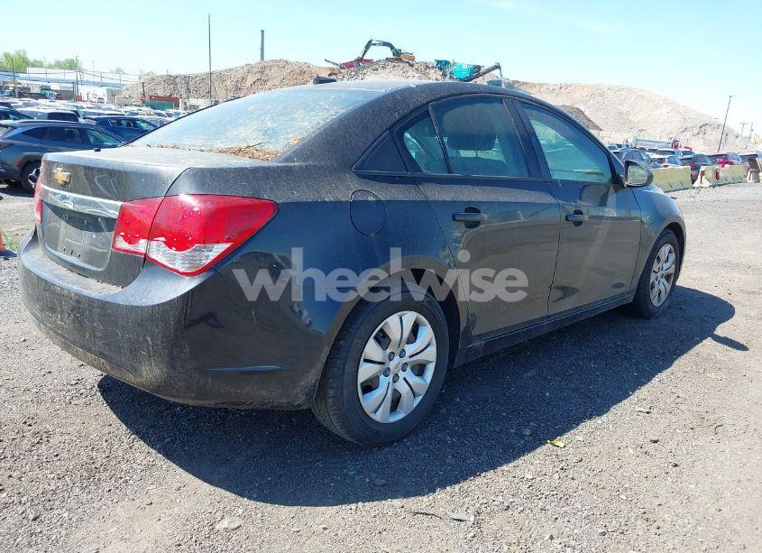 Photo 4 of 2014 Chevrolet Cruze LS AUTO (VIN 1G1PA5SG3E7407417)