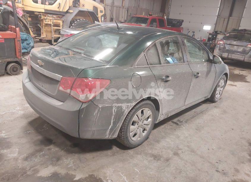 Photo 4 of 2014 Chevrolet Cruze LS AUTO (VIN 1G1PA5SG3E7422788)